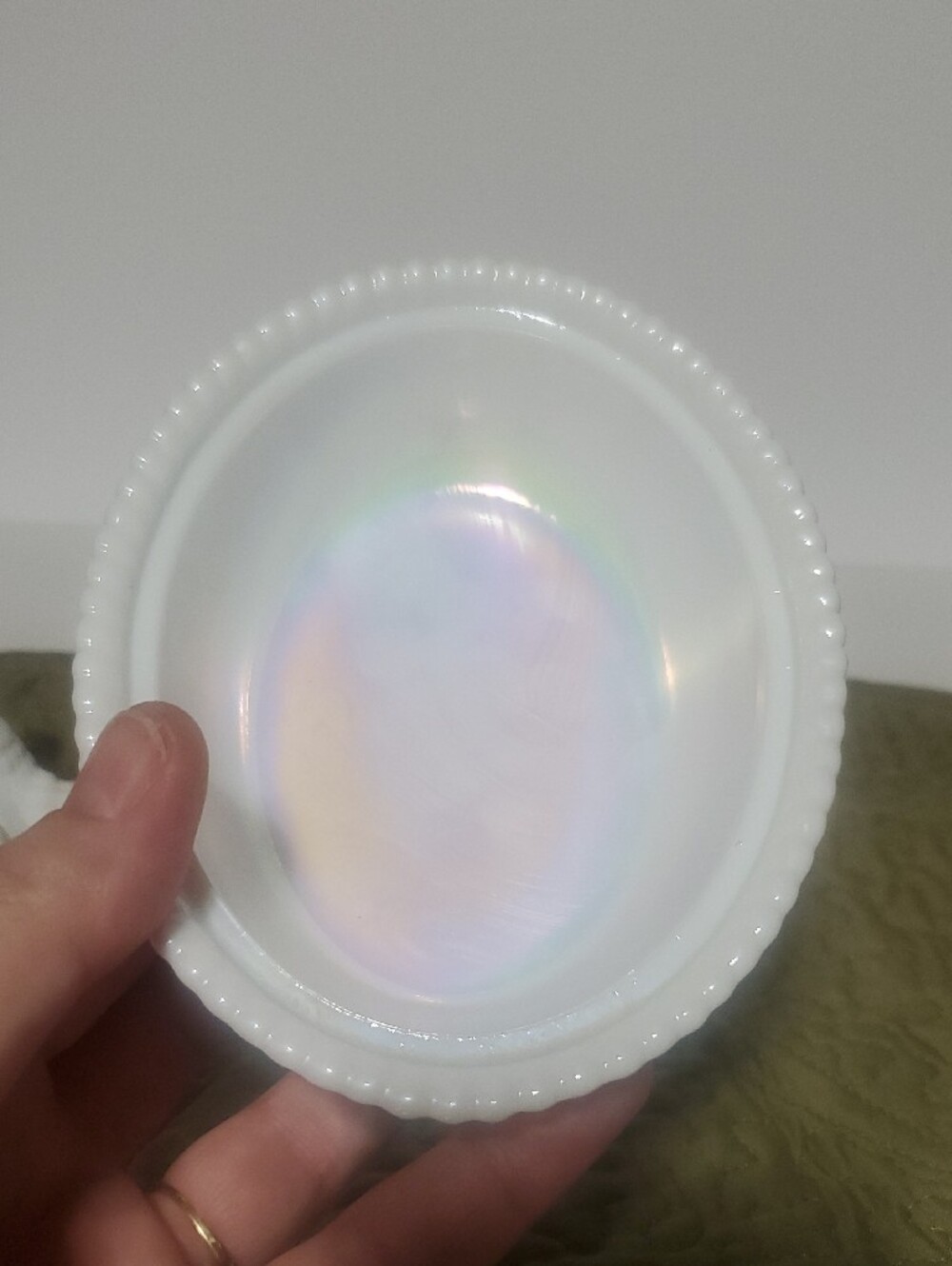 Vtg Westmorland Iridescent White Milk Glass Hen On Nest - Picture 4 of 9